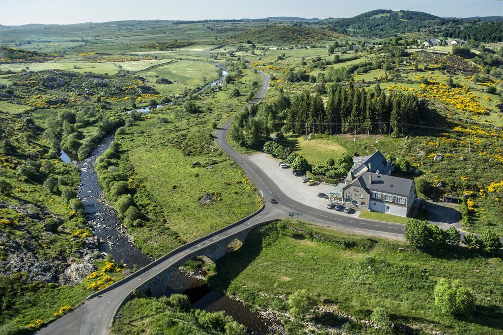 Le Relais De L'Aubrac Hotel Nasbinals Bagian luar foto