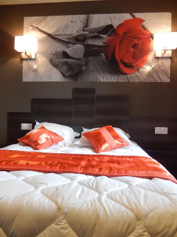 Le Relais De L'Aubrac Hotel Nasbinals Bagian luar foto
